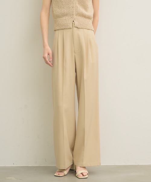 NEUNA(ヌナ)の「大人気のパンツがバージョンアップして登場!2タックパンツ(スラックス・レディース・チャコールグレー/アイボリー/ブラック・SMALL/MEDIUM/LARGE)」の2枚目の写真