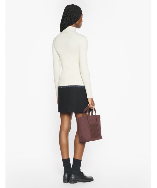 Maison Kitsune(メゾンキツネ)の「BABY FOX FINE WOOL RIB TURTLENECK JUMPER(ニット/セーター・レディース・アイボリー・XS/S/M/L)」の4枚目の写真