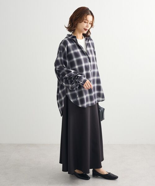 ELENCARE DUE（エレンカーレデュエ）の「・ELENCARE DUE チェックギャザーシャツ（シャツ/ブラウス・レディース・ネイビー/アイボリー/ブラック・FREE）」の5枚目の写真