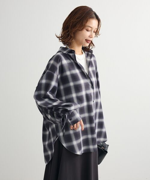 ELENCARE DUE（エレンカーレデュエ）の「・ELENCARE DUE チェックギャザーシャツ（シャツ/ブラウス・レディース・ネイビー/アイボリー/ブラック・FREE）」の7枚目の写真