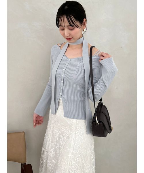 SNIDEL（スナイデル）の「タイ付きニットプルオーバー（ニット/セーター・レディース・アイボリー/ブラック/ライトブルー/ブラウン・F）」の4枚目の写真