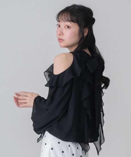 MISCH MASCH(ミッシュマッシュ)の「一部店舗限定 バックリボンフリルブラウス(シャツ/ブラウス・レディース・ブラウン/ピンク/ブラック・フリ-)」の2枚目の写真