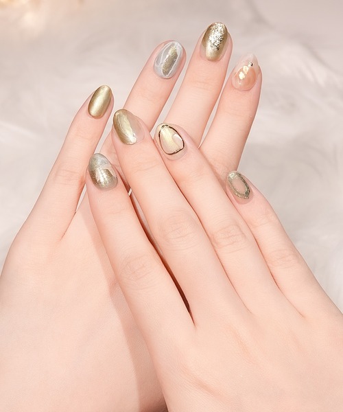 Anail（エーネイル）の「水光ネイルカーキゴールドホイルニュアンスショートオーバルネイルチップ（ネイルシール/ネイルチップ・レディース・カーキ・SMALL/MEDIUM/LARGE）」の9枚目の写真