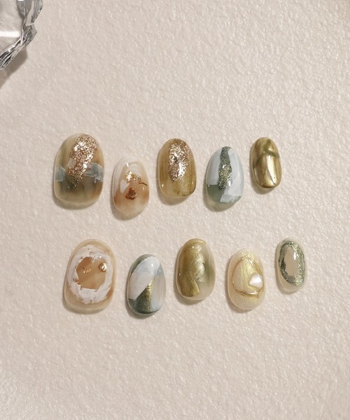 Anail（エーネイル）の「水光ネイルカーキゴールドホイルニュアンスショートオーバルネイルチップ（ネイルシール/ネイルチップ・レディース・カーキ・SMALL/MEDIUM/LARGE）」の10枚目の写真