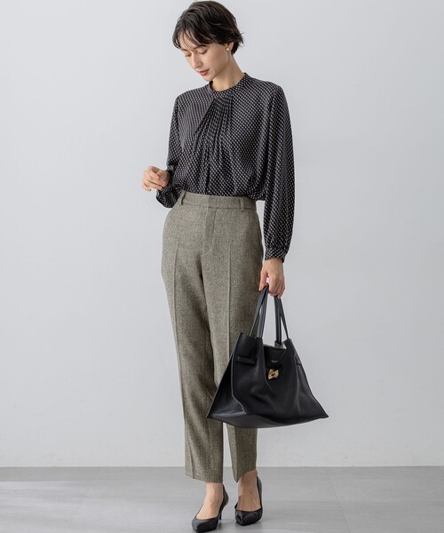 23区(ニジュウサンク)の「【洗える】グラデーションドットプリント ブラウス(シャツ/ブラウス・レディース・ネイビー系5/ホワイト系5・38/40)」の4枚目の写真