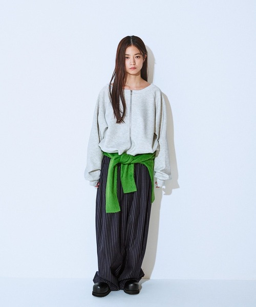 JEANASIS(ジーナシス)の「マルチWAYダンボールバルーンZIPプルオーバー/599658(スウェット・レディース・ブラック/オフホワイト/杢グレー/ピンク系その他・FREE)」の5枚目の写真