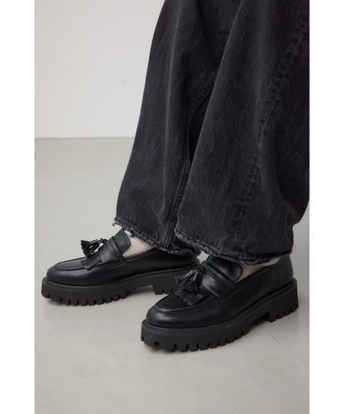 AZUL by moussy(アズールバイマウジー)の「デタッチャブルタッセル付きローファー(ローファー・メンズ・ブラック・SMALL/MEDIUM/LARGE)」の2枚目の写真