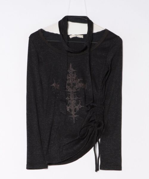 Never mind the XU / Chikashitsu+（ネバーマインド ザ エックスユー / チカシツプラス）の「【nmtc+】side gather cross long sleeve / 【エヌエムティーシープラス】サイドギャザークロス長袖Tシャツ（Tシャツ/カットソー・レディース・チャコール/アイボリー・ONE SIZE）」の11枚目の写真