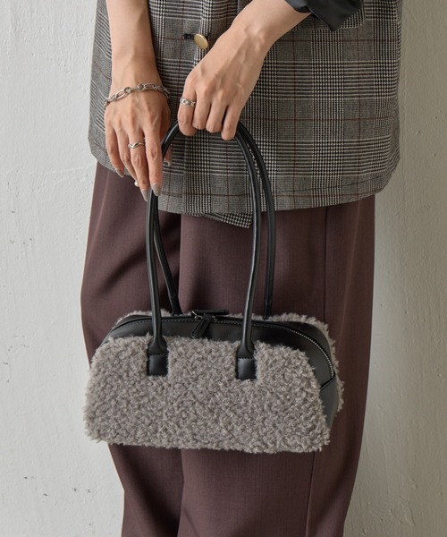 COLONY 2139(コロニートゥーワンスリーナイン)の「ボアボストンバッグ(ボストンバッグ・レディース・アイボリー/グレー/キャメル・FREE)」の4枚目の写真