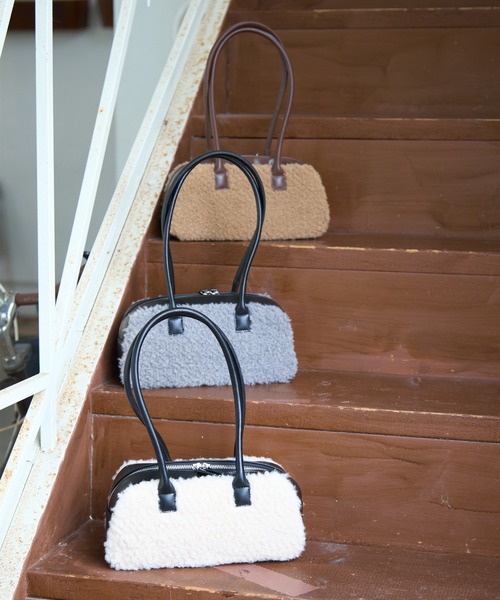 COLONY 2139(コロニートゥーワンスリーナイン)の「ボアボストンバッグ(ボストンバッグ・レディース・アイボリー/グレー/キャメル・FREE)」の13枚目の写真