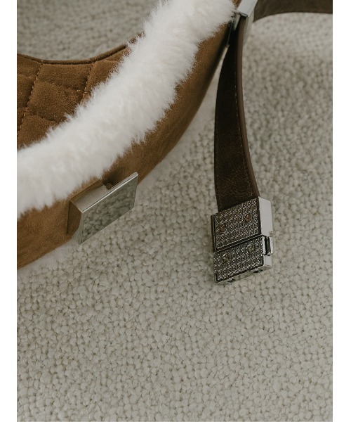 Darich（ダーリッチ）の「キルティングハーフムーンバッグ（ハンドバッグ・レディース・キャメル/アイボリー・FREE）」の17枚目の写真