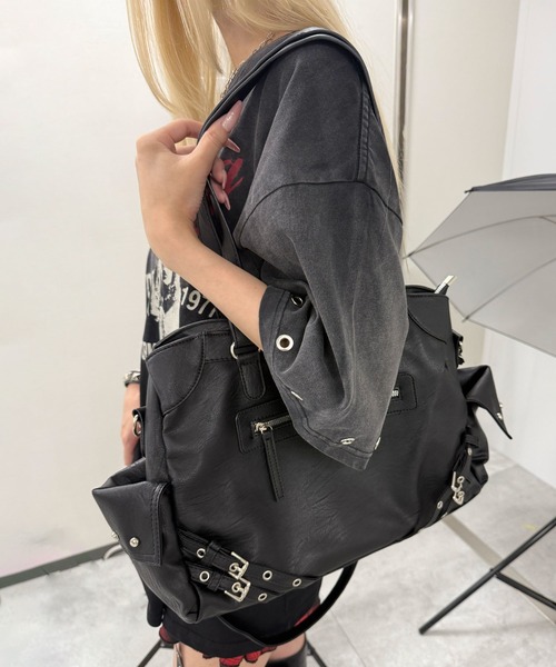 ベルトスタッズボストン（ショルダーバッグ）｜Figments（フィグメンツ