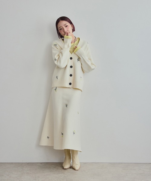 LHELBIE（レルビエ）の「【洗える】刺繍ニットフレアスカート（スカート・レディース・アイボリー/ブラック/グレー・M）」の6枚目の写真