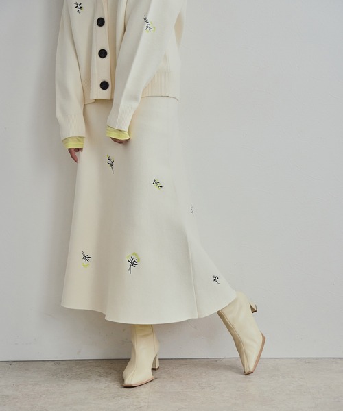 LHELBIE（レルビエ）の「【洗える】刺繍ニットフレアスカート（スカート・レディース・アイボリー/ブラック/グレー・M）」の10枚目の写真