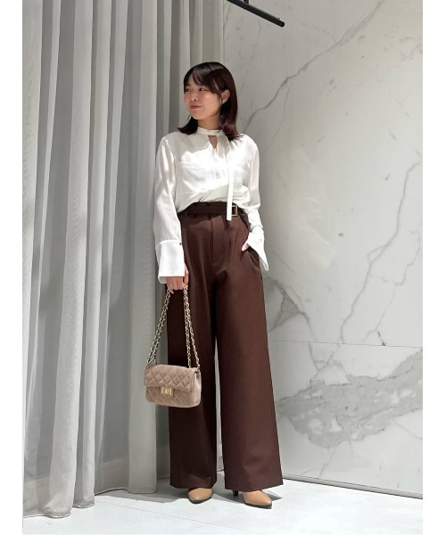 allureville（アルアバイル）の「ブライトツイルアシメボウブラウス（シャツ/ブラウス・レディース・オフホワイト/ブルー/ブラウン・2）」の14枚目の写真