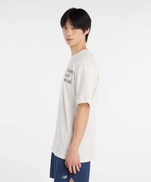 NEW BALANCE(ニューバランス)の「Runners Arent Normal ショートスリーブTシャツ(Tシャツ/カットソー・メンズ・ブラック/オフホワイト・MEDIUM/SMALL/XX-LARGE/X-LARGE/LARGE)」の3枚目の写真