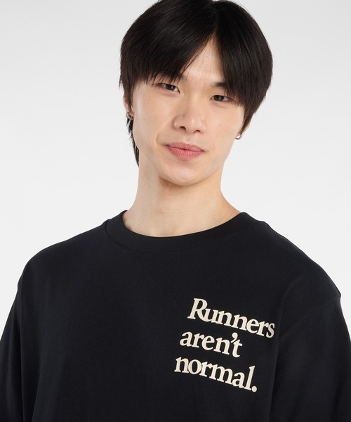 NEW BALANCE(ニューバランス)の「Runners Arent Normal ショートスリーブTシャツ(Tシャツ/カットソー・メンズ・ブラック/オフホワイト・MEDIUM/SMALL/XX-LARGE/X-LARGE/LARGE)」の10枚目の写真
