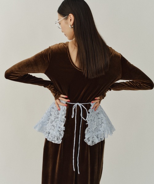 yae（ヤエ）の「Lace collar apron / レースカラーエプロン（付け襟・レディース・ブラック/ライトブルー・FREE）」の4枚目の写真