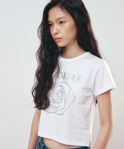 NICK&NICOLE(ニックアンドニコール)の「ROSE SIGNATURE CROP TOP_WHITE SILVER(Tシャツ/カットソー・レディース・その他・FREE)」の2枚目の写真