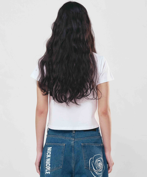 NICK&NICOLE(ニックアンドニコール)の「ROSE SIGNATURE CROP TOP_WHITE SILVER(Tシャツ/カットソー・レディース・その他・FREE)」の3枚目の写真