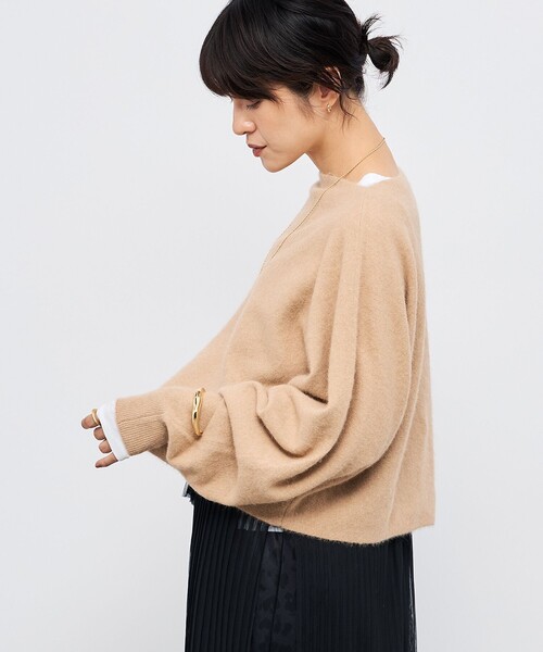 NOLLEY’S（ノーリーズ）の「《手洗い可能》ウォッシャブルヘアリーショート丈プルオーバー（ニット/セーター・レディース・ライトグリーン/ネイビー/ベージュ・FREE）」の2枚目の写真