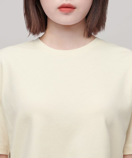 MUSINSA STANDARD WOMAN（ムシンサスタンダードウーマン）の「ウィメンズリラックスフィットクルーネッククロップTシャツ[エグレット]（Tシャツ/カットソー・レディース・その他・SMALL/MEDIUM/LARGE/X-SMALL）」の3枚目の写真