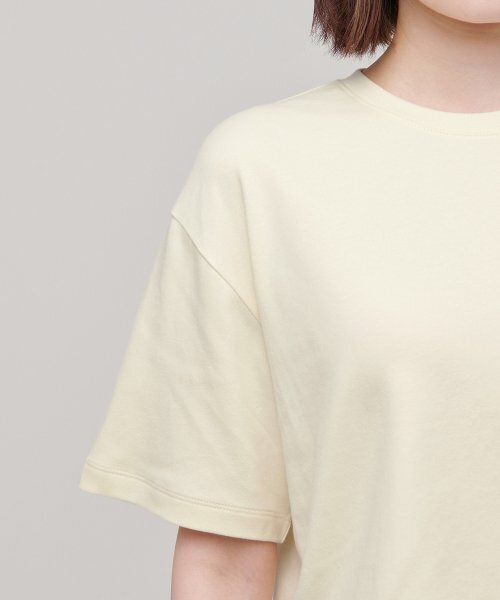 MUSINSA STANDARD WOMAN（ムシンサスタンダードウーマン）の「ウィメンズリラックスフィットクルーネッククロップTシャツ[エグレット]（Tシャツ/カットソー・レディース・その他・SMALL/MEDIUM/LARGE/X-SMALL）」の5枚目の写真