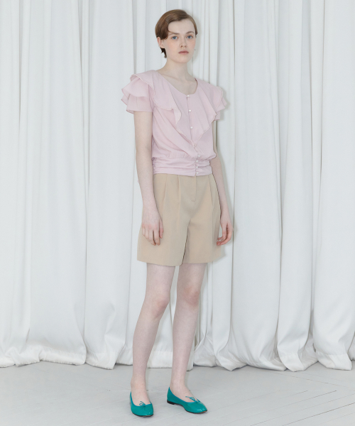 SINOON（シヌーン）の「V-NECK RUFFLE BLOUSE (LIGHT PINK)（シャツ/ブラウス・レディース・ライトピンク・FREE）」の2枚目の写真