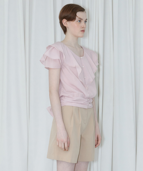 SINOON（シヌーン）の「V-NECK RUFFLE BLOUSE (LIGHT PINK)（シャツ/ブラウス・レディース・ライトピンク・FREE）」の3枚目の写真