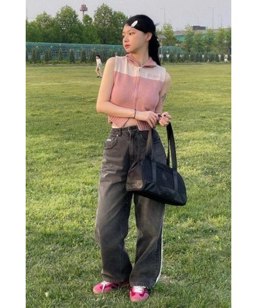 PRENDA（プレンダ）の「2TONE HIGH NECK KNIT VEST PINK（ベスト・レディース・その他・FREE）」の4枚目の写真