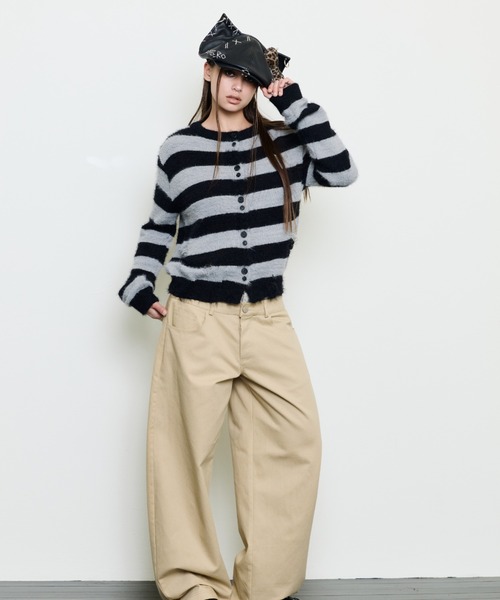 LUVISTRUE(ラヴイズトゥルー)の「EV STRIPE DAMAGE CARDIGAN(カーディガン/ボレロ・レディース・グレー/ブラック・FREE)」の3枚目の写真