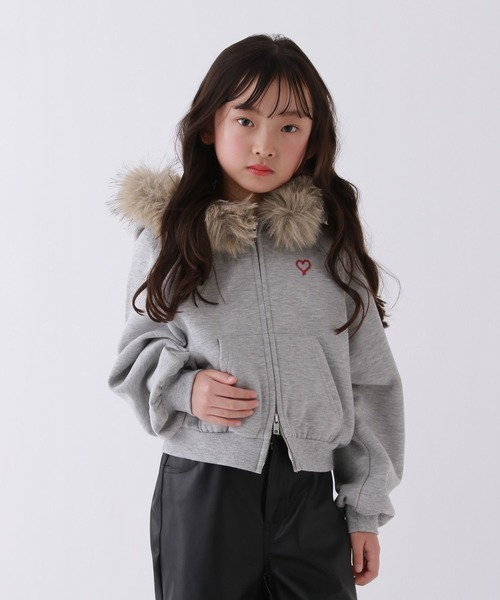 repipi armario（レピピ アルマリオ）の「【10C REPIPI】WZIPファーフーディ―（パーカー・キッズ・ブラック/グレー・110cm/120cm/130cm/140cm）」の2枚目の写真