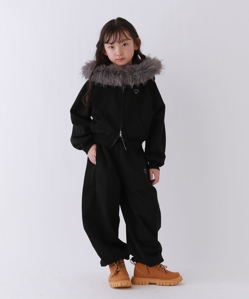 repipi armario（レピピ アルマリオ）の「【10C REPIPI】WZIPファーフーディ―（パーカー・キッズ・ブラック/グレー・110cm/120cm/130cm/140cm）」の3枚目の写真