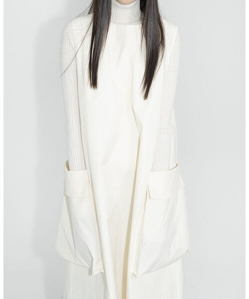 Bshop（ビショップ）の「eunoia | サイドポケット パディングドレス WOMEN（ワンピース・レディース・クリーム/ブラック・ONE）」の7枚目の写真