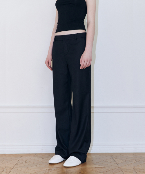 LADY VOLUME(レディーボリューム)の「ストレートパンツ (ブラック)(スラックス・レディース・その他・SMALL/MEDIUM)」の1枚目の写真