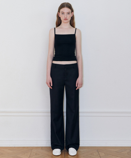 LADY VOLUME(レディーボリューム)の「ストレートパンツ (ブラック)(スラックス・レディース・その他・SMALL/MEDIUM)」の2枚目の写真