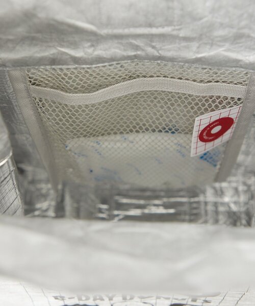 BIRTHDAY BAR（バースデイバー）の「≪BIRTHDAY BARオリジナル≫【B-DAY DONUTS】ドーナッツタイベック保冷ランチバッグ（お弁当箱・レディース・シルバー/ベージュ・0）」の19枚目の写真