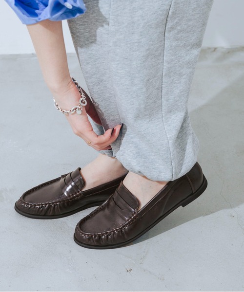 EVOL（イーボル）の「【柔らかい・ふかふか】ソフトギャザーローファー JA4009（ローファー・レディース・ベージュ/ブラック/ブラウン・22.5cm/23.0cm/23.5cm/24.0cm/24.5cm/25.0cm）」の3枚目の写真