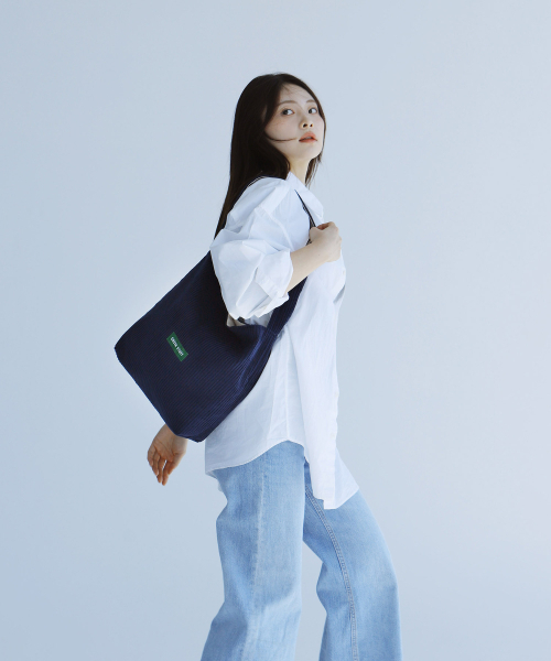 GREEN STUFF（グリーンスタッフ）の「seem full bag 62 - classic corduroy navy（ショルダーバッグ・レディース・その他・FREE）」の5枚目の写真