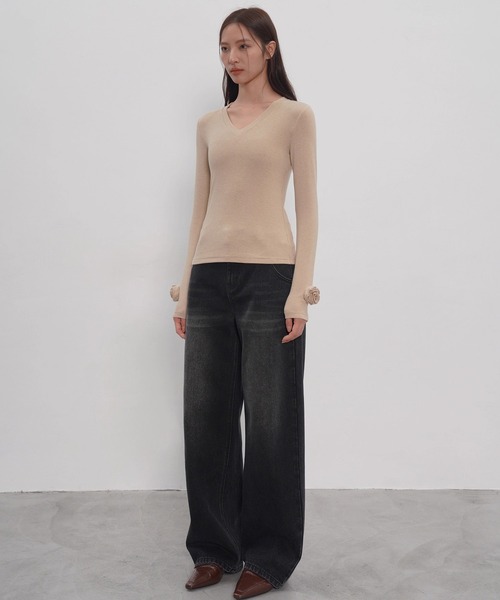 EIGHTHMONTH（エイスマンス）の「フラワーモチーフVネックニット EM25a149【EIGHTHMONTH】（Tシャツ/カットソー・レディース・ベージュ/ブラック・M/S）」の6枚目の写真