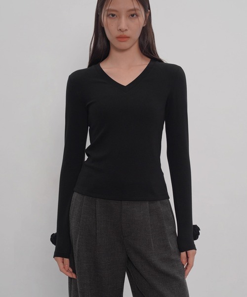 EIGHTHMONTH（エイスマンス）の「フラワーモチーフVネックニット EM25a149【EIGHTHMONTH】（Tシャツ/カットソー・レディース・ベージュ/ブラック・M/S）」の20枚目の写真
