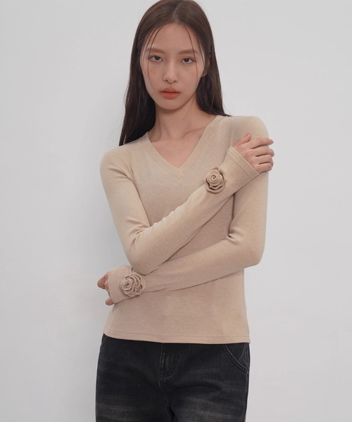 EIGHTHMONTH（エイスマンス）の「フラワーモチーフVネックニット EM25a149【EIGHTHMONTH】（Tシャツ/カットソー・レディース・ベージュ/ブラック・M/S）」の12枚目の写真