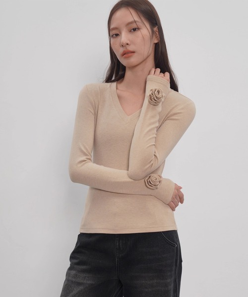 EIGHTHMONTH（エイスマンス）の「フラワーモチーフVネックニット EM25a149【EIGHTHMONTH】（Tシャツ/カットソー・レディース・ベージュ/ブラック・M/S）」の14枚目の写真