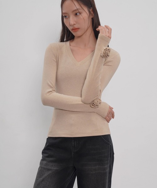 EIGHTHMONTH（エイスマンス）の「フラワーモチーフVネックニット EM25a149【EIGHTHMONTH】（Tシャツ/カットソー・レディース・ベージュ/ブラック・M/S）」の15枚目の写真