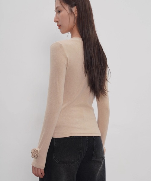 EIGHTHMONTH（エイスマンス）の「フラワーモチーフVネックニット EM25a149【EIGHTHMONTH】（Tシャツ/カットソー・レディース・ベージュ/ブラック・M/S）」の17枚目の写真