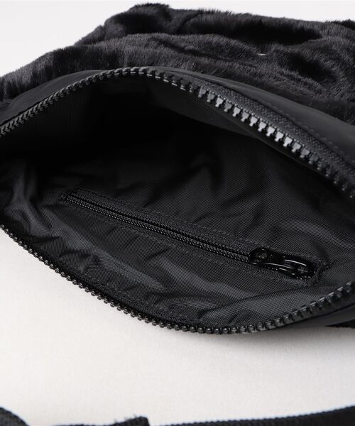 Carhartt（カーハート）の「Carhartt WIP/カーハート ダブリューアイピー ショルダーバック W OLNEY BAG I035360（ショルダーバッグ・レディース・ブラック・FREE）」の10枚目の写真