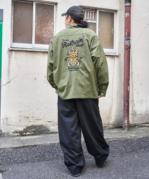 NO NEED(ノーニード)の「トラ麻ライク刺繍シャツ(シャツ/ブラウス・メンズ・ブラック/カーキ/アイボリー・M/L/LL)」の10枚目の写真