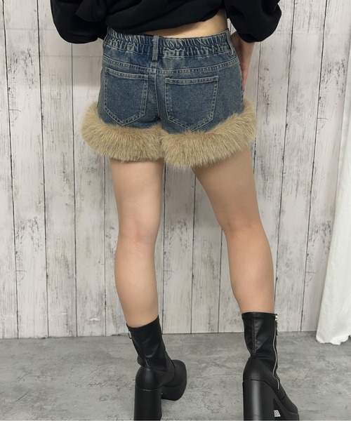 GORGE(ゴージ)の「《裾ファー付き×デニム素材》デニムショートパンツ/秋冬Y2K(その他パンツ・レディース・ネイビー/ブルー・F)」の9枚目の写真