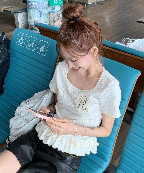 RuNaKi'Hu'（ルナキフ）の「WXT047 フリルレイヤードスクエアネックショートスリーブ (アイボリー)（Tシャツ/カットソー・レディース・その他・1/2）」の6枚目の写真