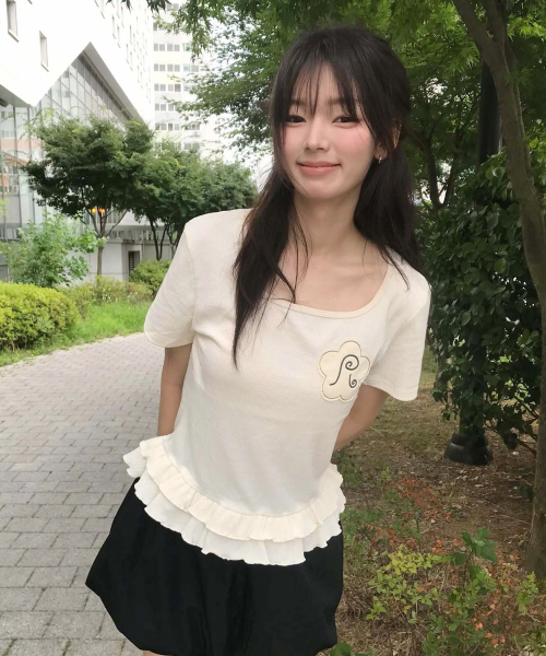 RuNaKi'Hu'（ルナキフ）の「WXT047 フリルレイヤードスクエアネックショートスリーブ (アイボリー)（Tシャツ/カットソー・レディース・その他・1/2）」の8枚目の写真